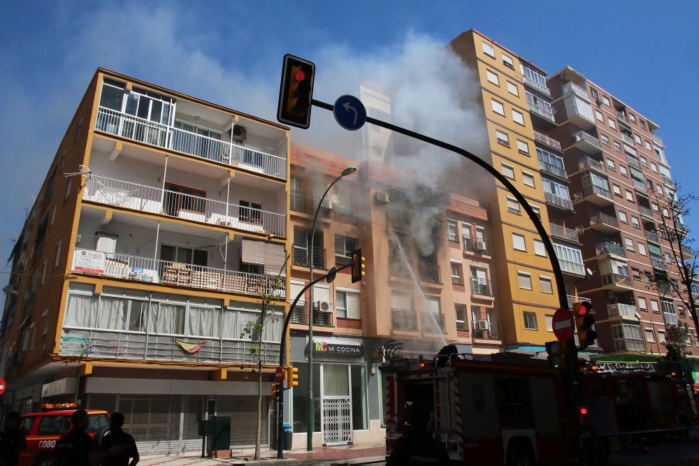 El fuego calcina un edificio de Héroe de Sostoa