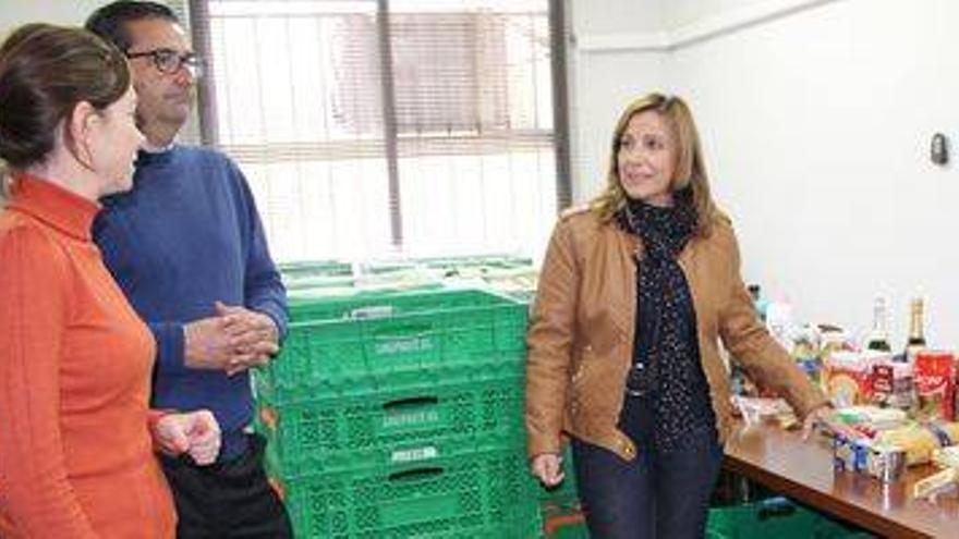 Benicàssim reparte lotes  de alimentos a cien familias