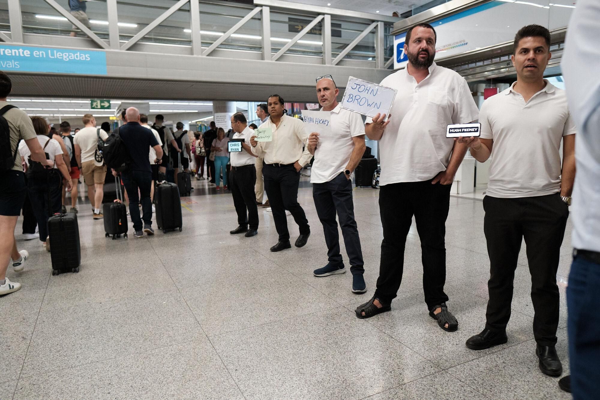 Máxima actividad en el aeropuerto en el comienzo de las vacaciones