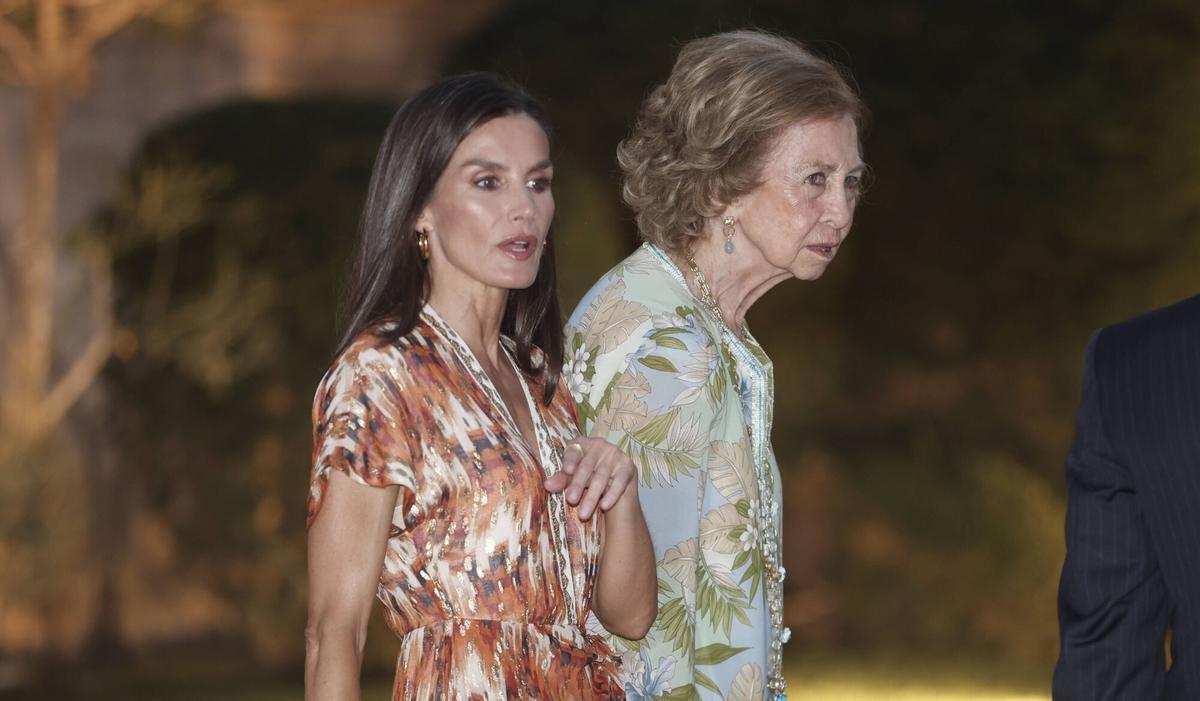 Letizia y doña Sofía en el palacio de Marivent en 2024 Letizia y doña Sofía en el palacio de Marivent en 2024
