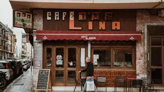 Domingo Riera, el alma del bar Lina en Palma: “Acierto qué quieren los clientes en el 99% de los casos, me lo sé todo de memoria”