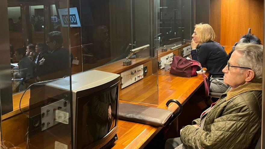 Antonio Landeta, ayer, siguiendo el Pleno de la Junta. | M. R.