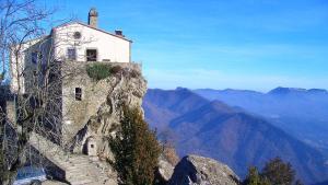 Es busca gent per viure i gestionar aquest santuari de Catalunya: ideal per a parelles