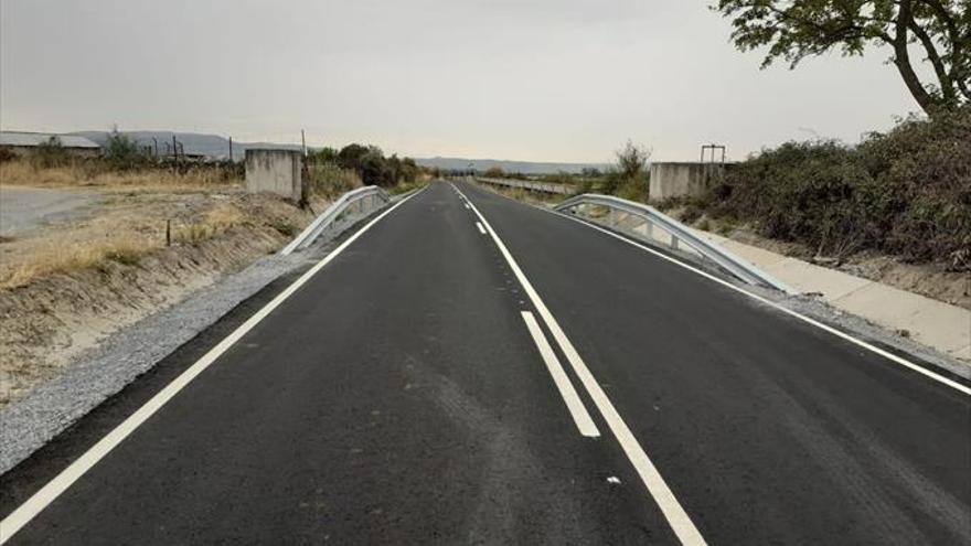 Acondicionada la carretera de Carcaboso a Valdeobispo