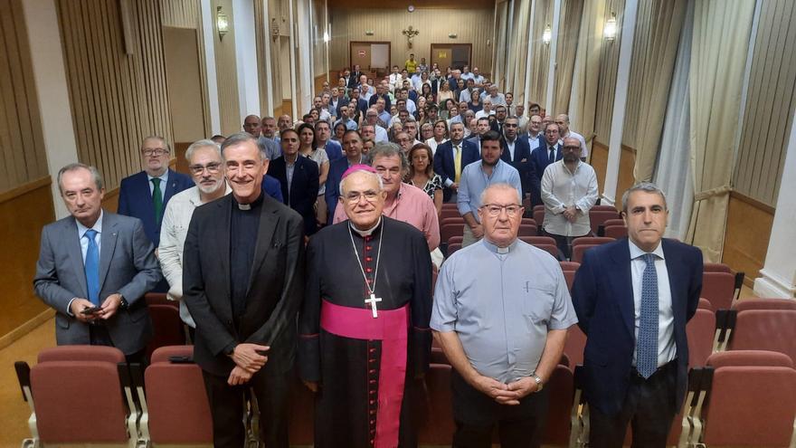 El obispo preside el encuentro anual con las hermandades y cofradías de la Diócesis