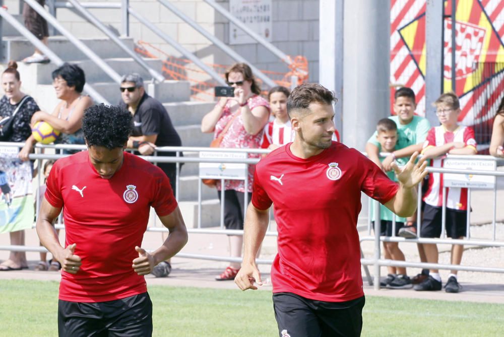 Entrenament de portes obertes del Girona FC a l'Escala