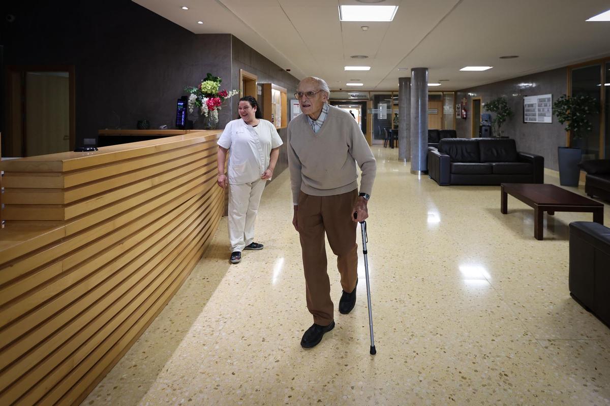 El escultor Adolf Aymat cumple 94 años El escultor Adolf Aymat cumple 94 años