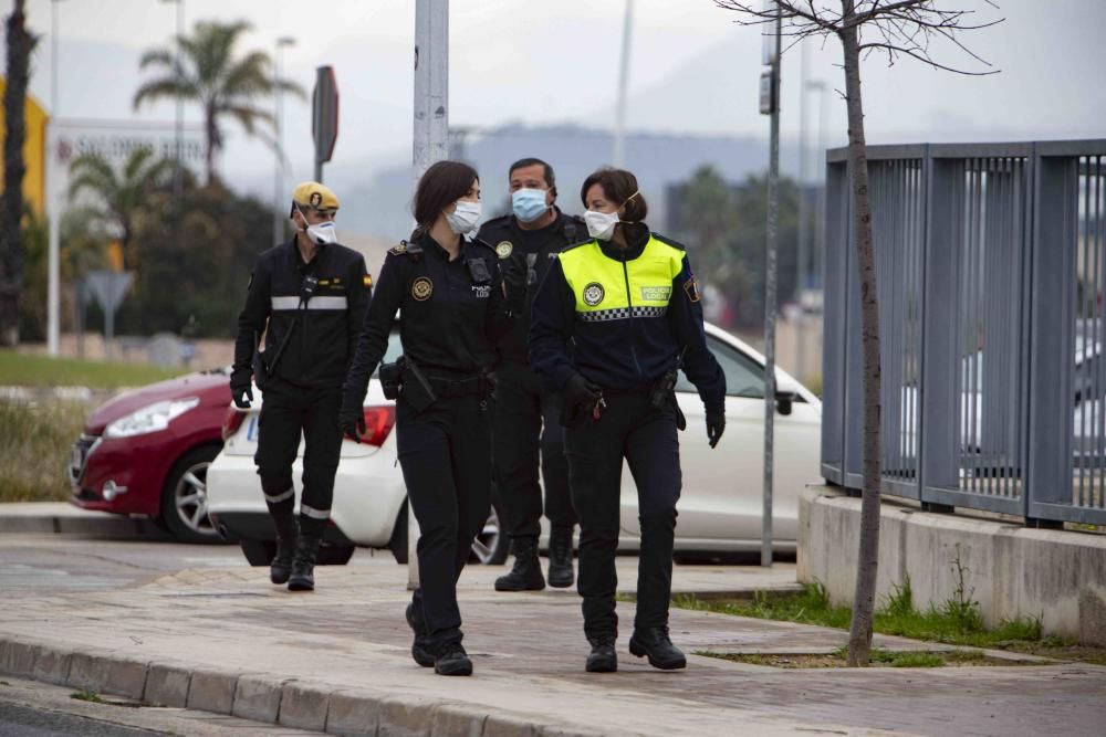 La Unidad Militar de Emergencia (UME) ha hecho parada hoy en Xàtiva para limpiar y desinfectar las zonas especialmente sensibles