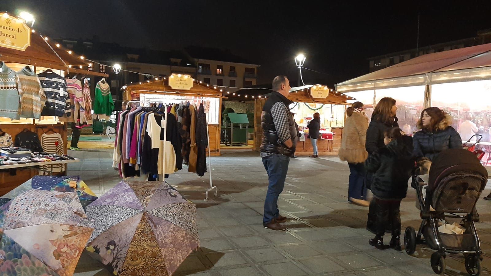 Llanera estrena el  mercadillo navideño: así es la evento en la plaza Cuno Corquera de Posada