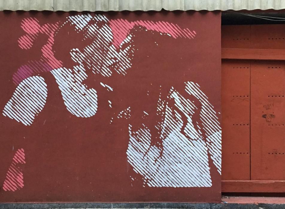 Fefeto repinta el mural que sufrio el ataque homofóbico