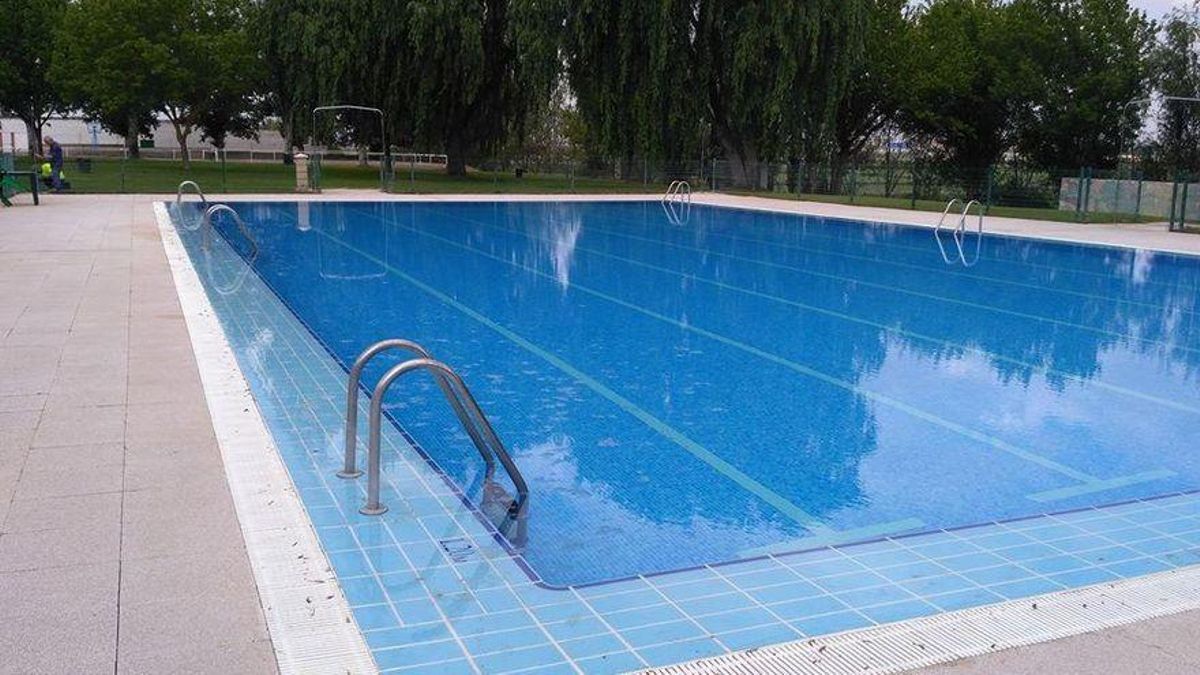 Instalaciones de la piscina de Villaralbo