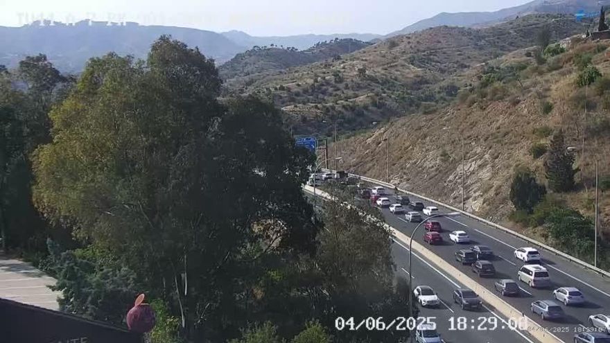 El vuelco de un vehículo en la Ronda Este de Málaga provoca retenciones en sentido Cádiz