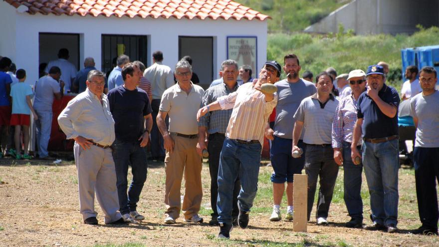 Comienzan las obras de ampliación en la caseta de la pista mojonera de Monesterio