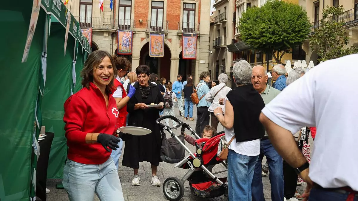 Cruz Roja consigue reunir más de 4.000 euros con la I Feria Solidaria del Embutido para programas en Zamora