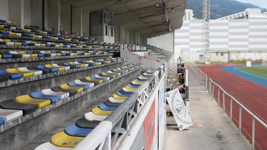El Caudal urge a abordar las obras de renovación del estadio Hermanos Antuña
