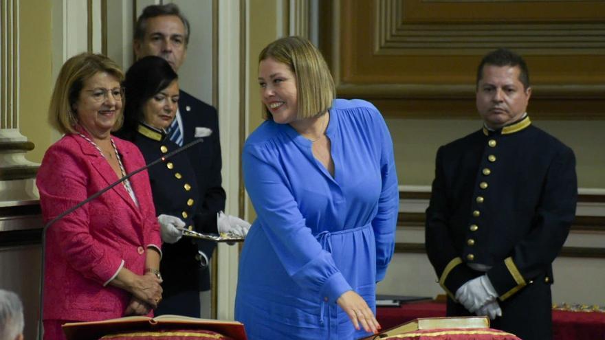 Astrid Pérez es elegida presidenta del Parlamento de Canarias