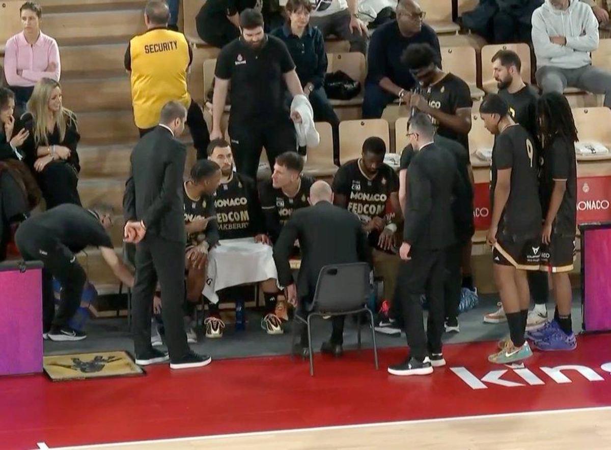 El todavía técnico del AS Mónaco no compareció para dirigir al equipo ante el Cholet