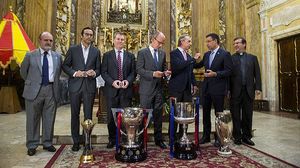 El Barça recupera la tradició d’oferir els títols a la Mercè, patrona de la ciutat.