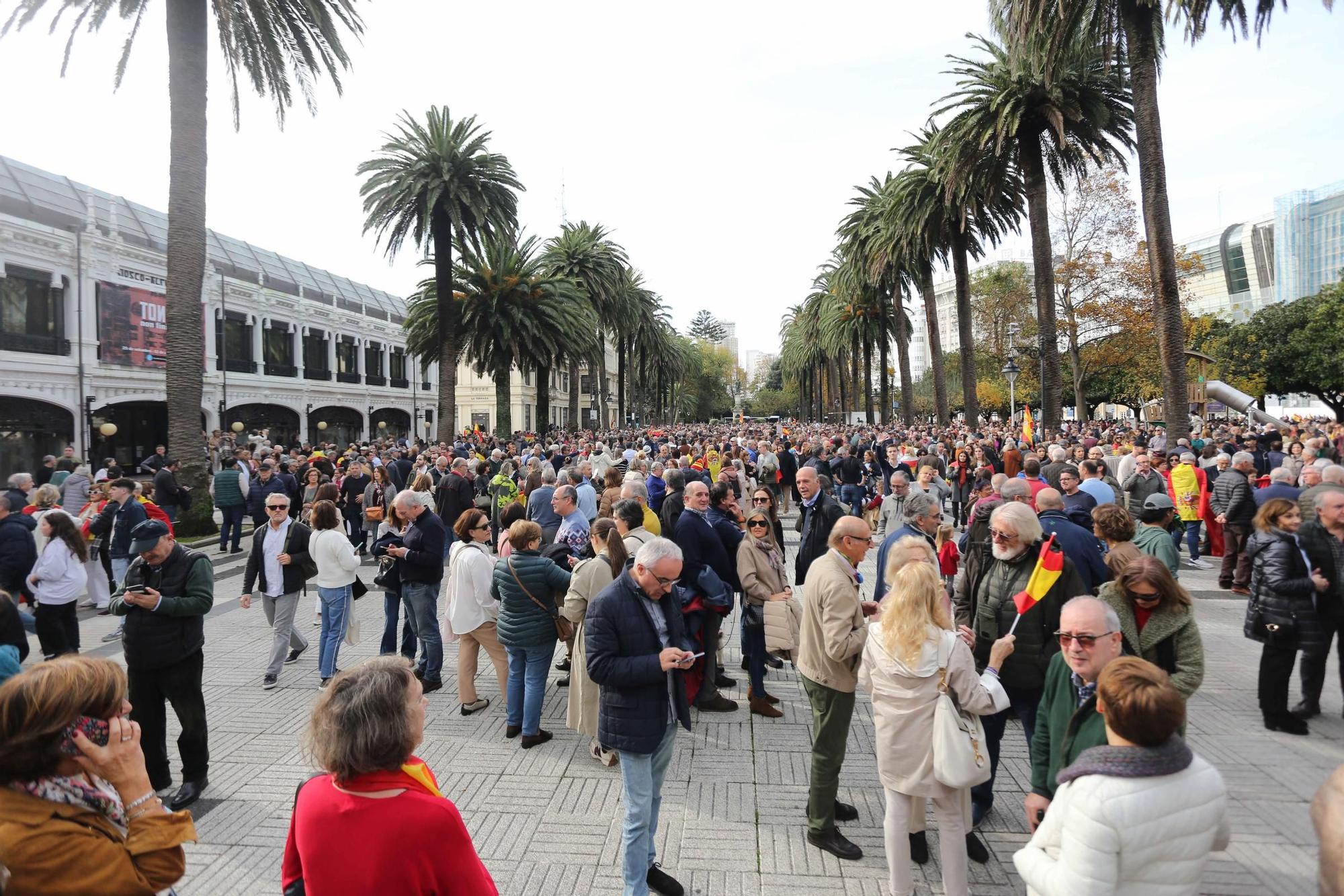 Miles de personas protestan en A Coruña contra la amnistía