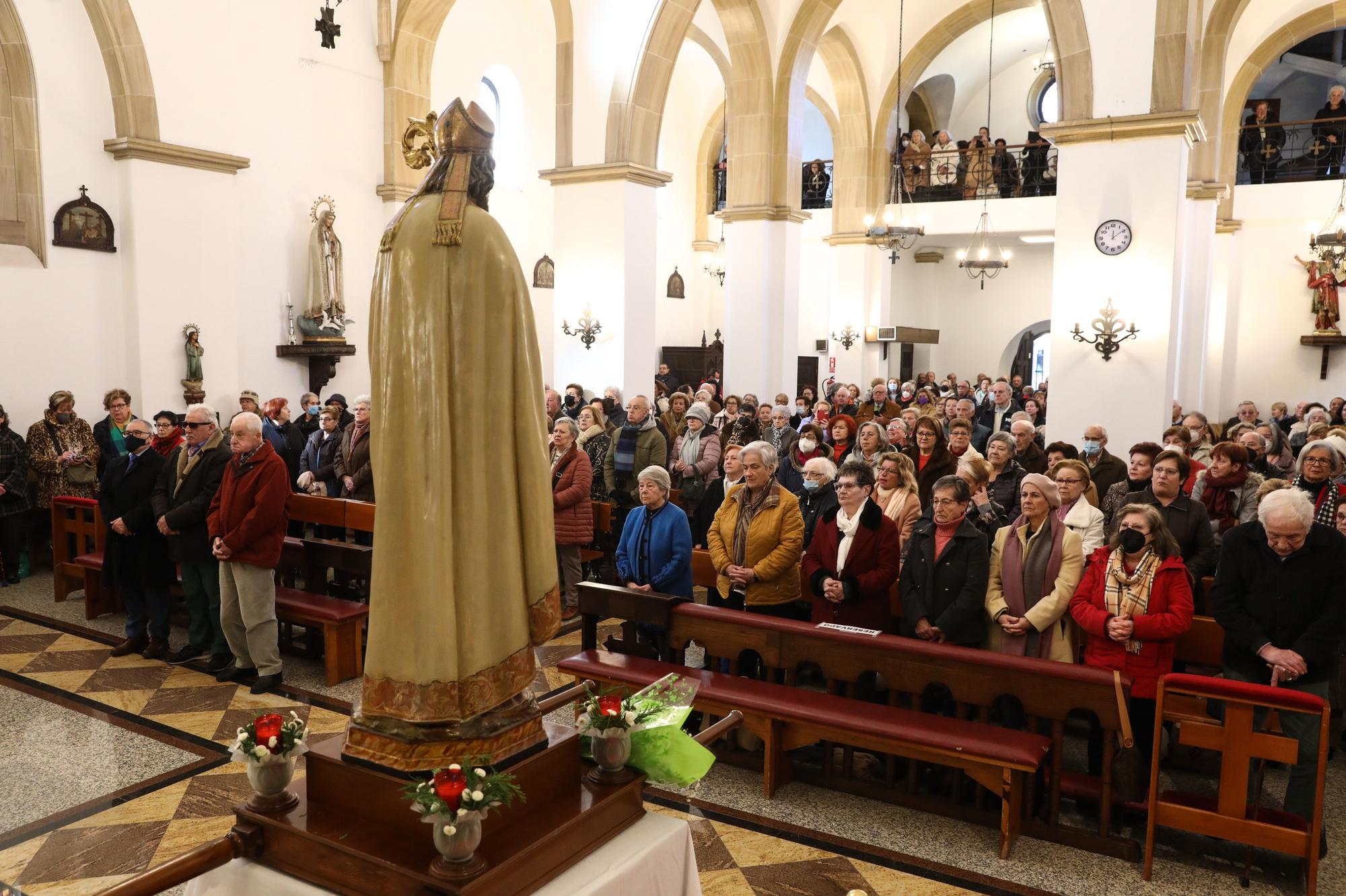 En imágenes: Las rosquillas vuelan en Jove por San Blas