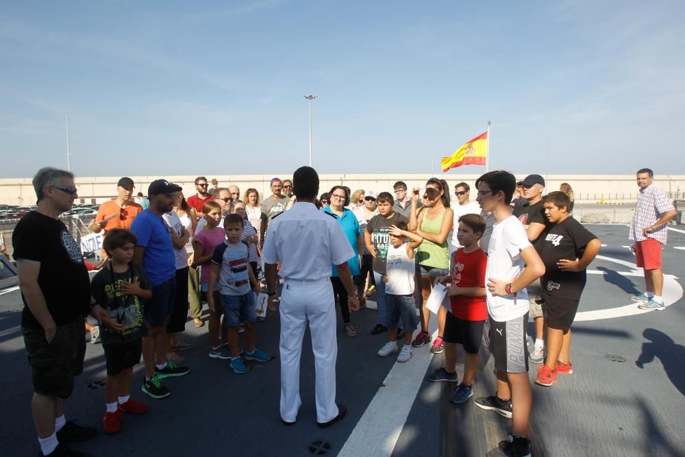 La fragata 'Méndez Núñez' atraca en València