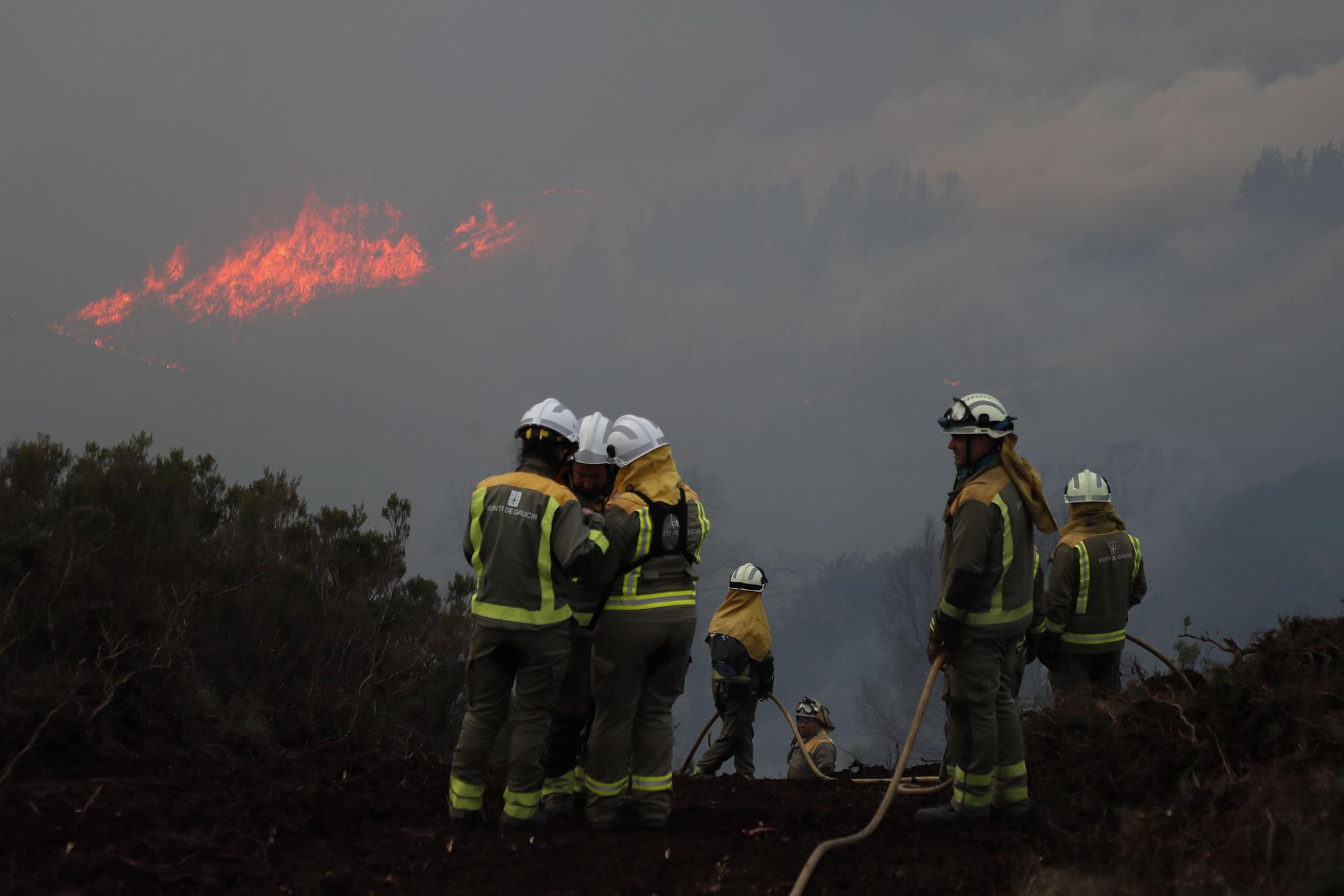 Incendio forestal en el concello lucense de Baleira