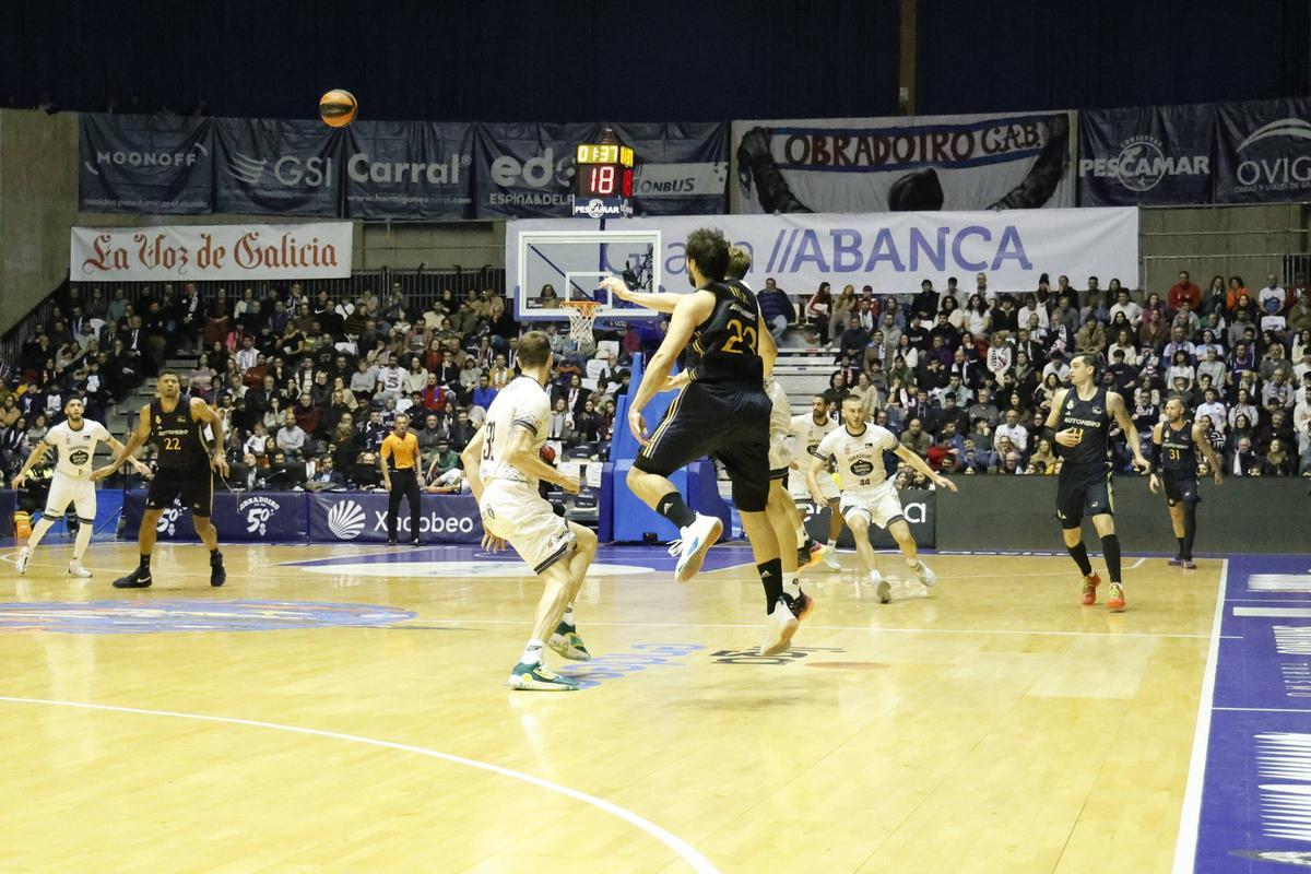 Monbus Obradoiro - Real Madrid: las imágenes del partido