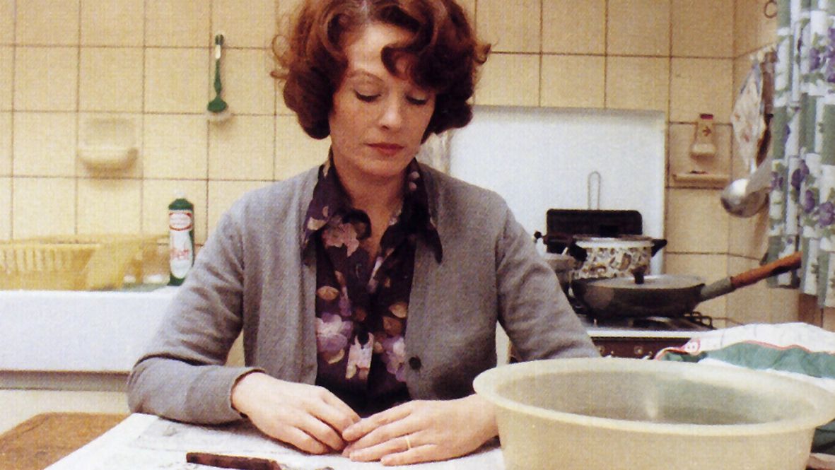 Delphine Seyrig, protagonista de 'Jeanne Dielman, 23, quai du Commerce, 1080 Bruxelles', la película de Chantal Akerman elegida como la mejor de la historia.