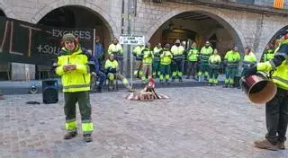 Creix la tensió entre treballadors i govern per les protestes diàries a l’Ajuntament