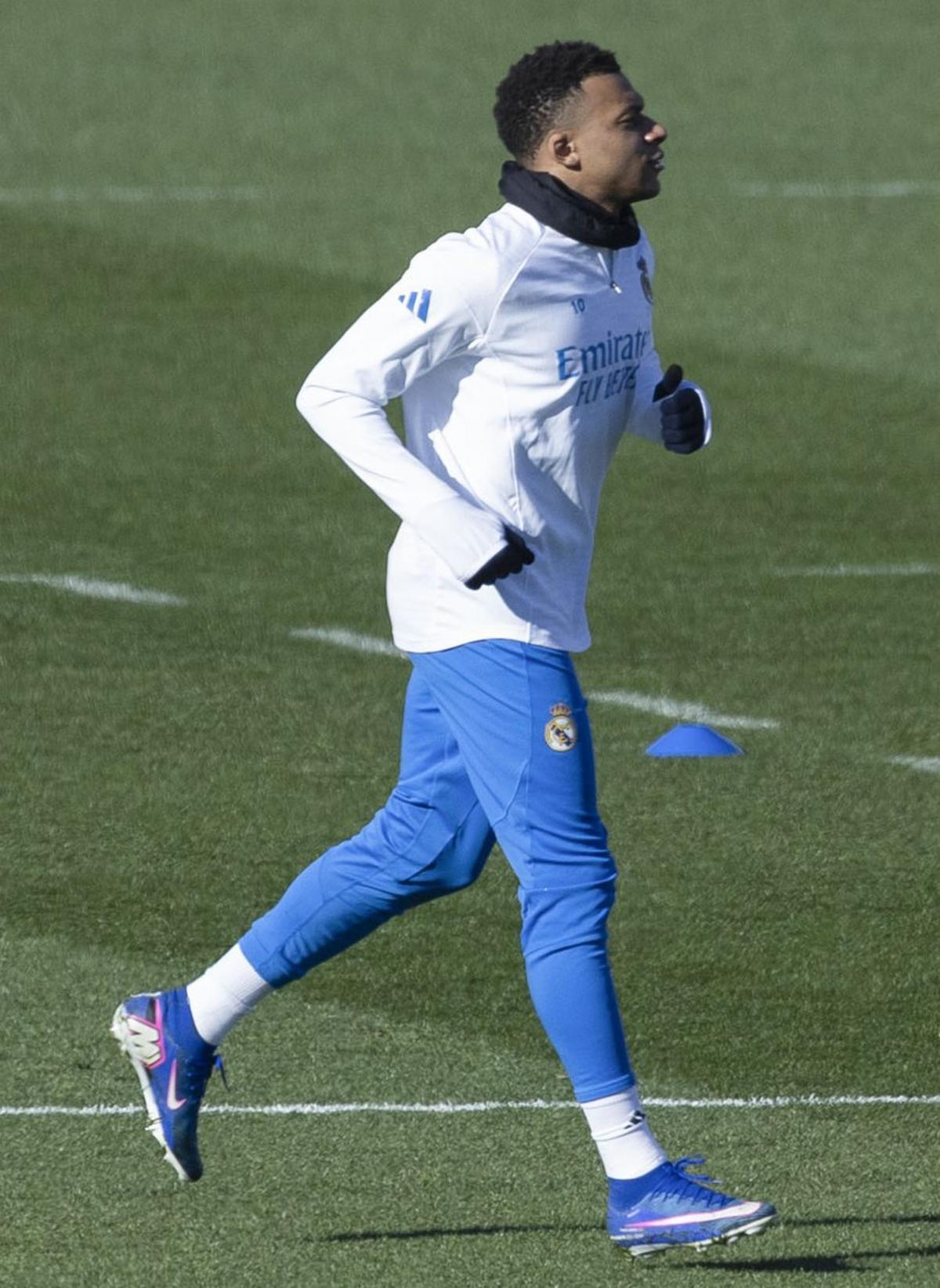 Kylian Mbappé durante un entrenamiento. |  EFE