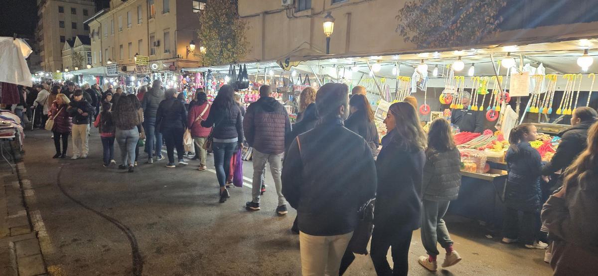 Así es el mercado de Reyes Magos en las noches del Cabanyal Así es el mercado de Reyes Magos en las noches del Cabanyal