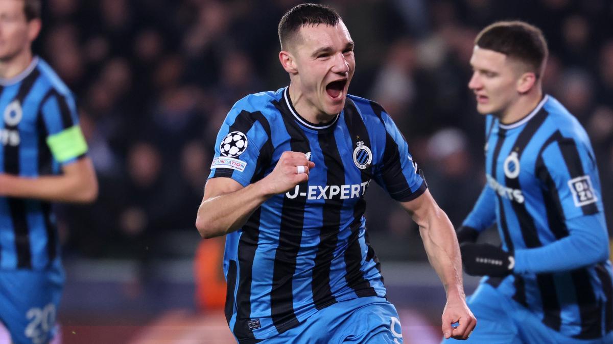 Ferrán Jutglá, del Brujas, celebra después de marcar gol en el partido de Liga de Campeones