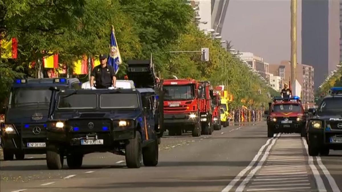 La policia nacional desfila per primera vegada el Dia de la Hispanitat