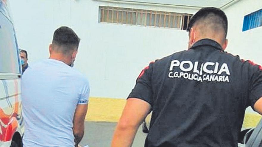 La Policía apresa a un varón por retener a una mujer en una casa