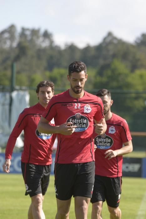 El entrenador del Deportivo, José Luis Martí, destacó que mañana al Zaragoza deberán "quitarle el balón" para tener posibilidades de regresar con una victoria de La Romareda.