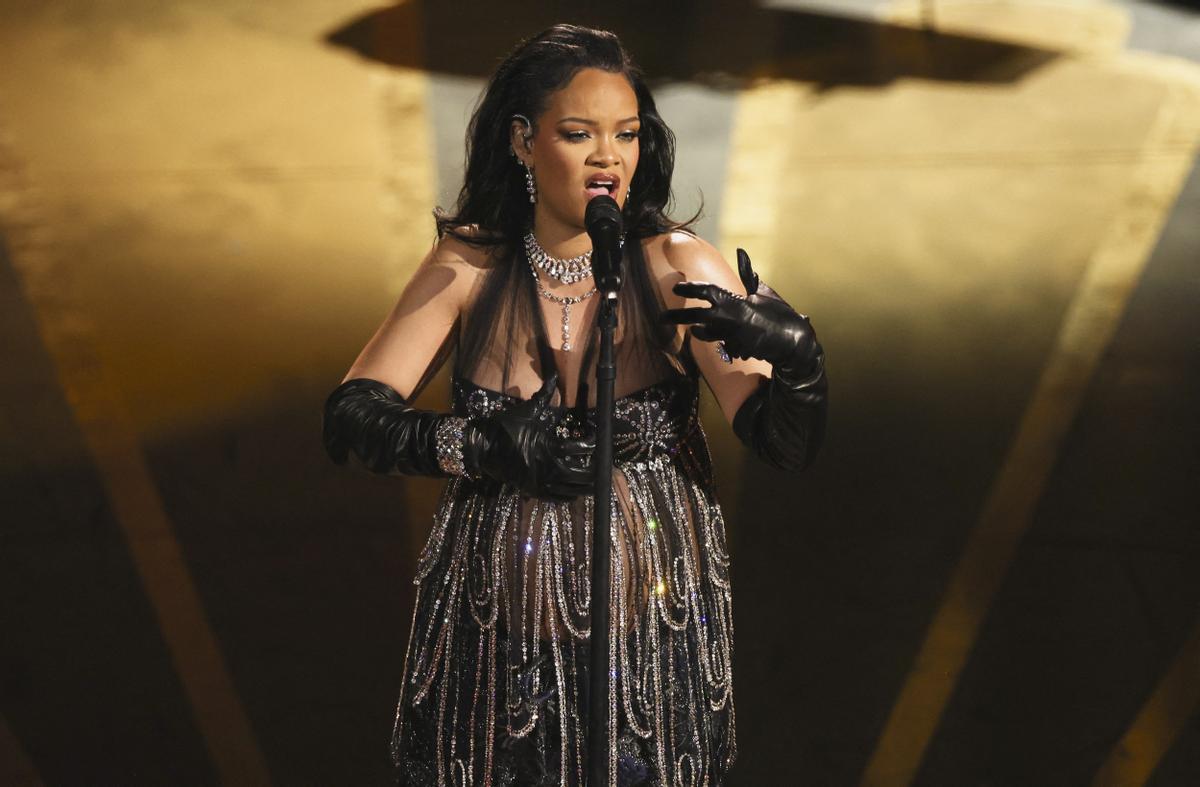 Rihanna interpreta Lift me up en los Oscar 2023