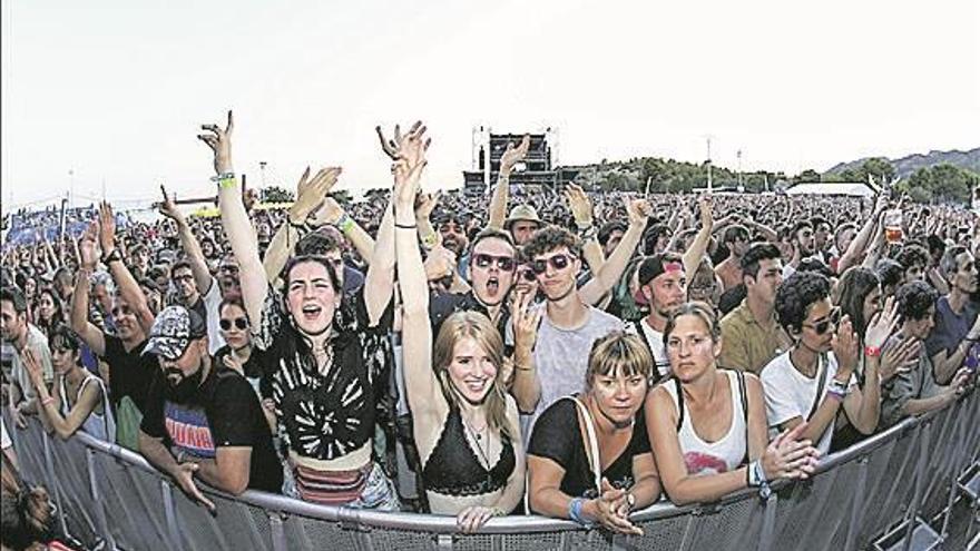 El festival resiste a la lluvia y culmina con ganas de más