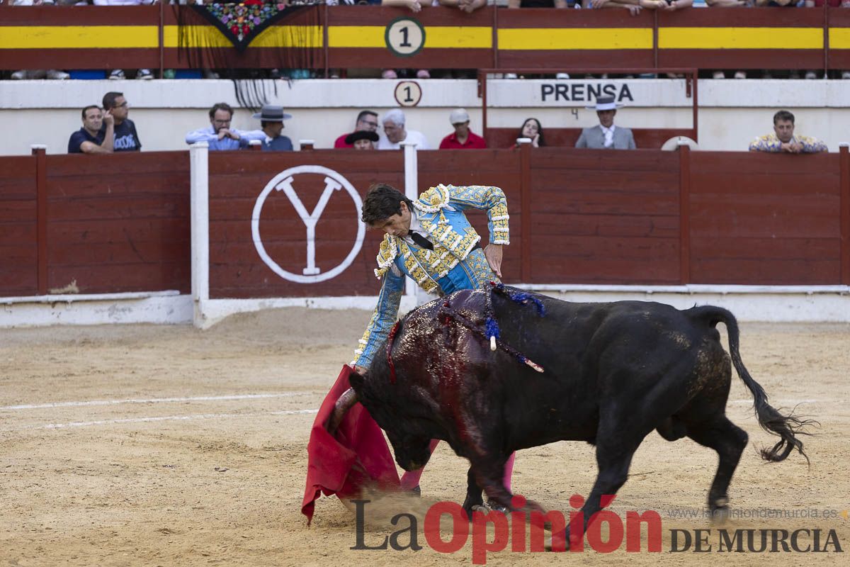 Tarde histórica en Abarán con la alternativa de José María Trigueros y el indulto de Tomás Rufo, junto a Castella salieron a hombros