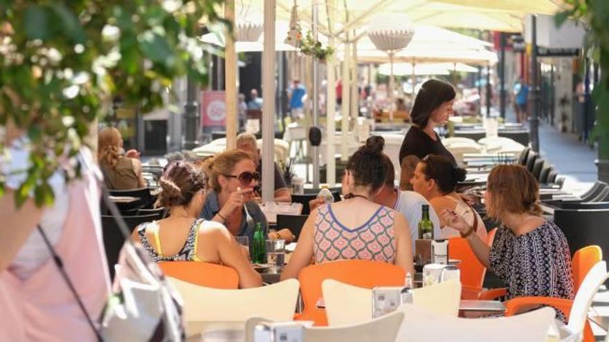 Veladores en el Centro Tradicional, una de las zonas objeto de la regulación.