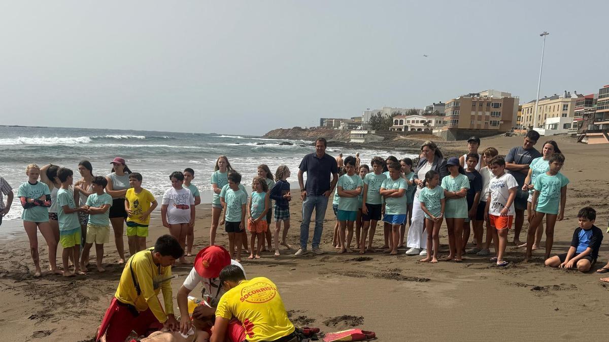 Telde celebra 25 años de su primera Bandera Azul rindiendo homenaje a los servicios de sus playas
