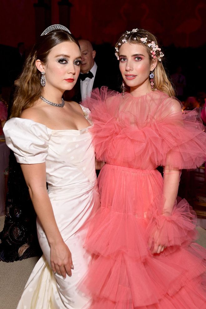 Billie Lourd y Emma Roberts en la Gala MET 2021