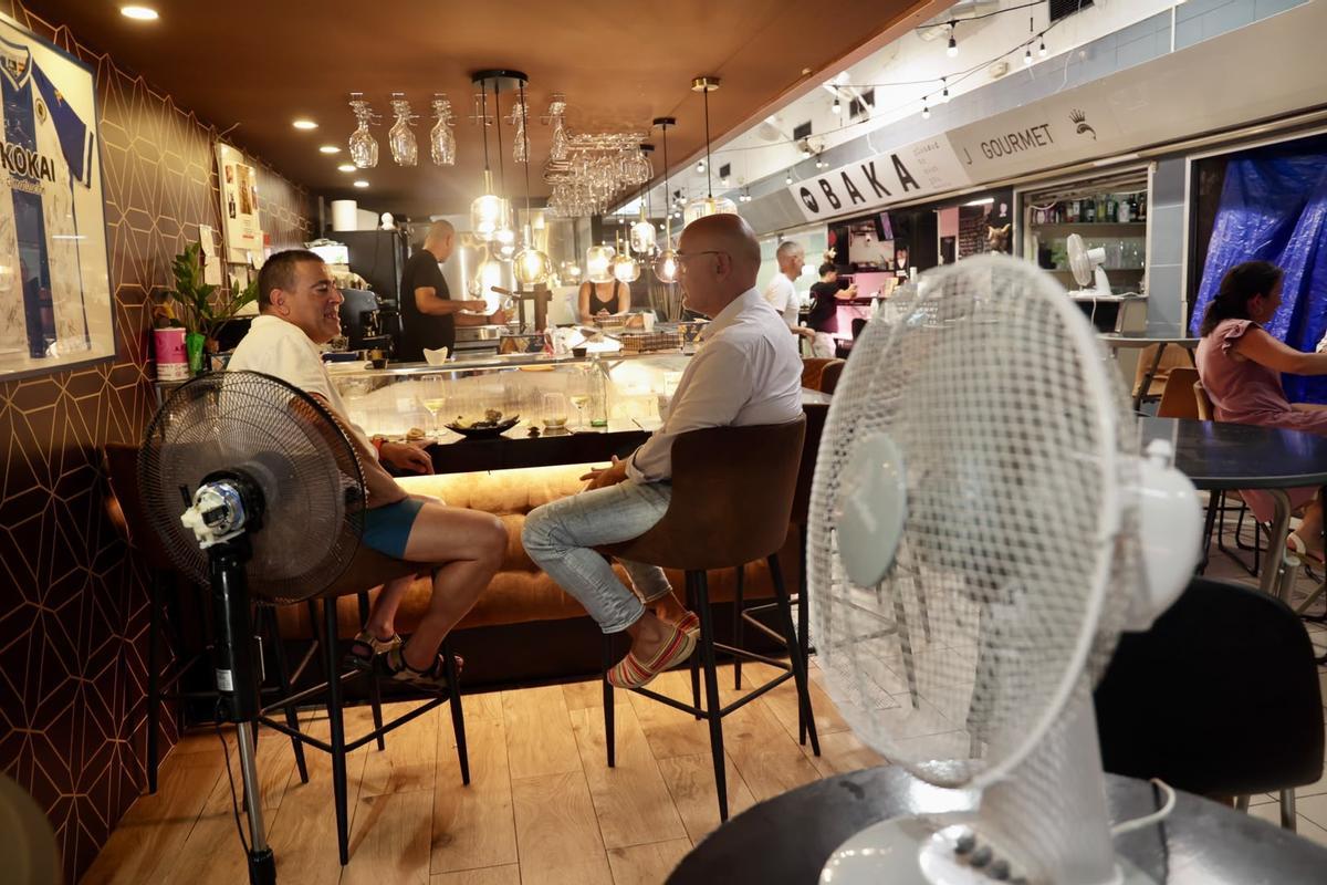 Sin aire acondicionado en plena ola de calor en el Mercado de Benalúa