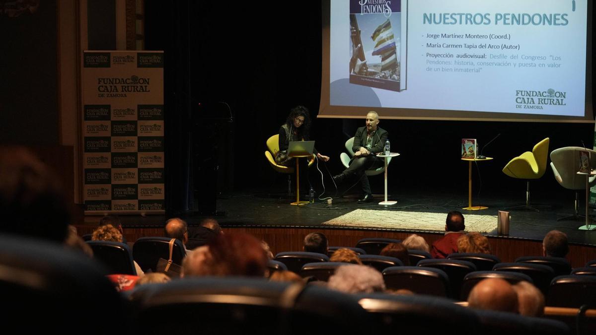 Presentación libro "Nuestros pendones" dentro de las Jornadas InfoCultura