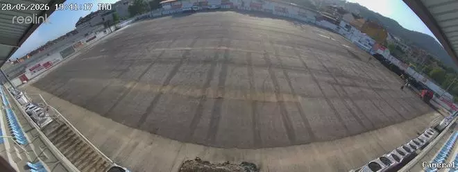 La obra del campo de O Morrazo culmina su primera fase con la retirada del antiguo césped