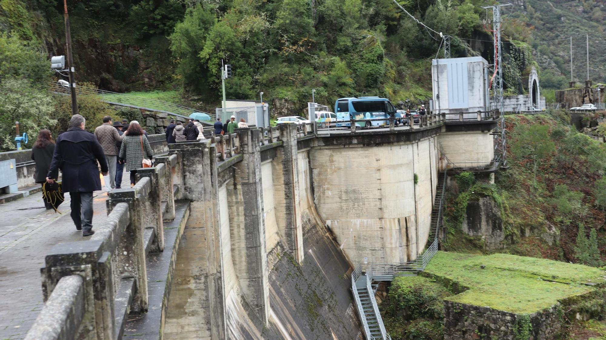 El turismo llega a la hidroeléctrica más grande de Galicia