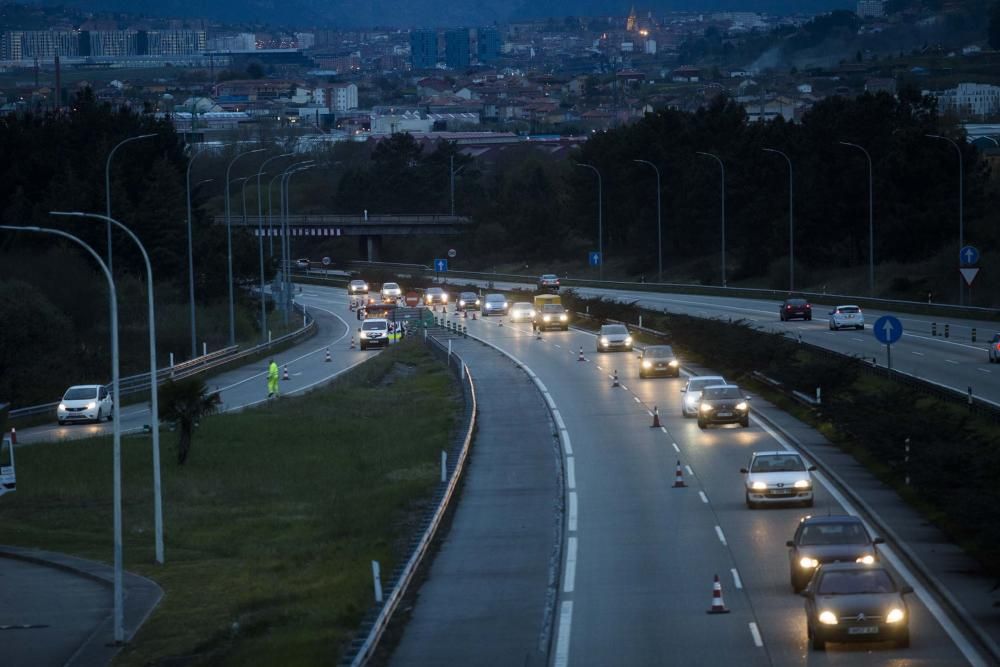 Corte de un carril en la autopista "Y"