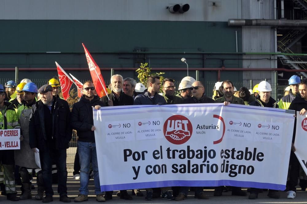 Protestas de los trabajadores de Lada por el futuro de la térmica