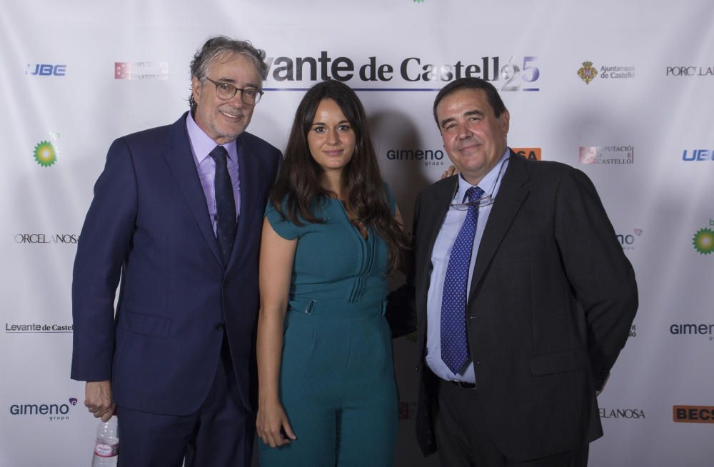 El director de contenidos del grupo, Cruz Sierra, junto a Zulima Pérez, secretaria autonómica de Transparencia, y el director de Levante-EMV, Julio Monreal.