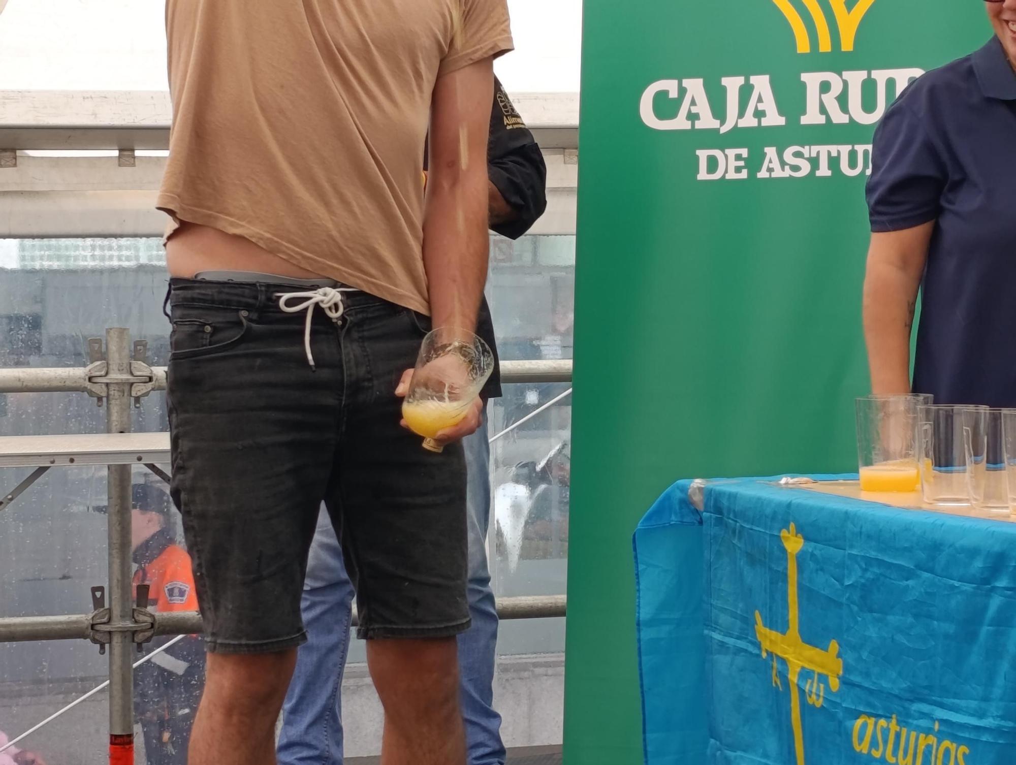 Amauris La Pauta, ganador del Concurso de Escanciadores de Pola de Siero