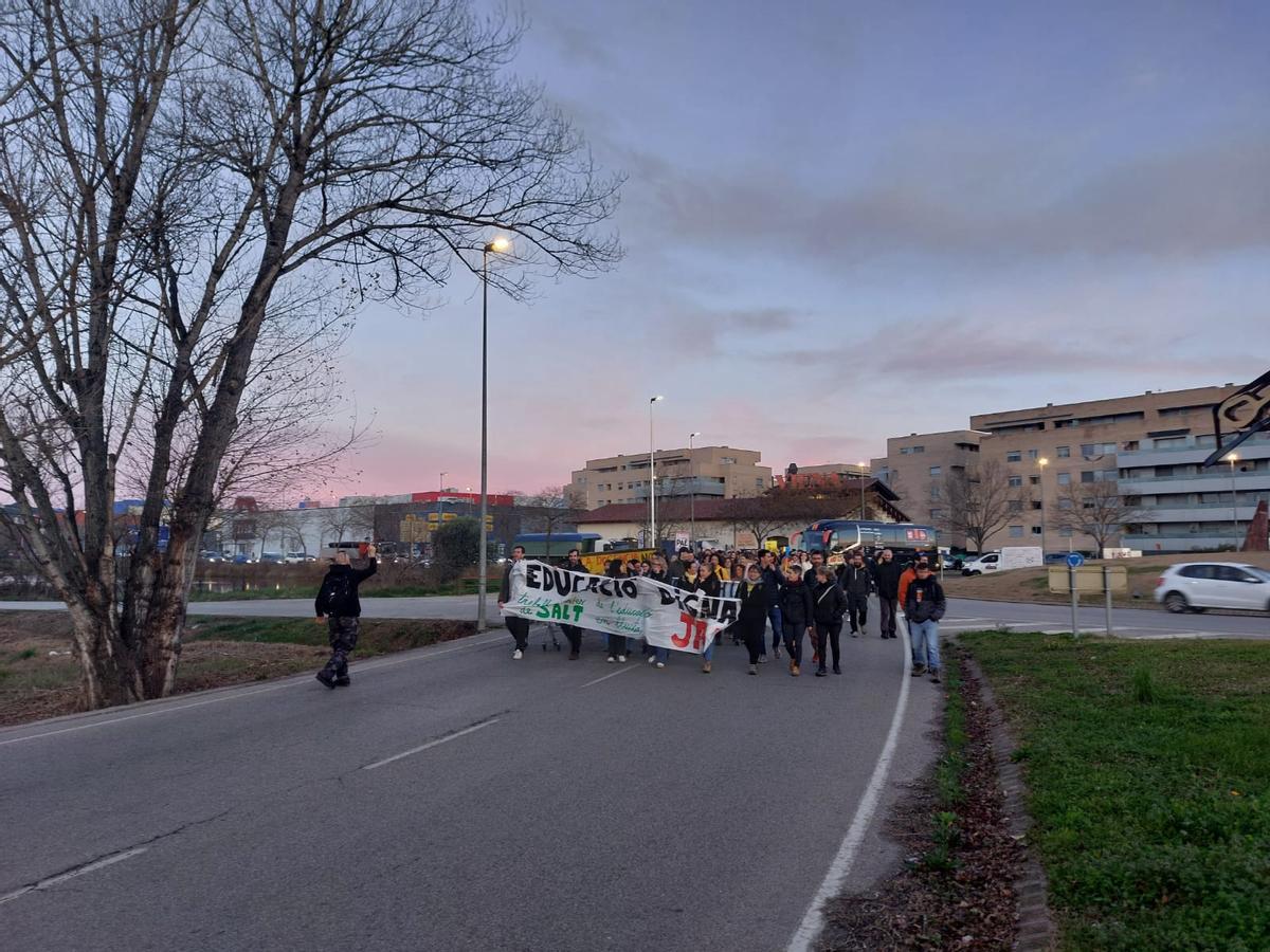Les imatges de la vaga de professors a Salt